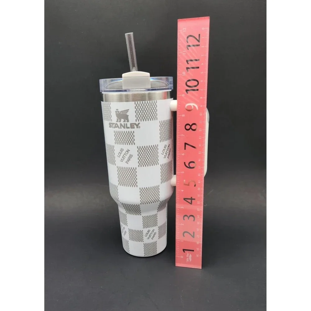 Stanley 40 Oz Quencher White & Gray Textured Insulated Tumbler Luxury NWOT READ - Picture 8 of 9